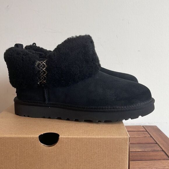 UGG Classic Ultra Mini Braid Booties Black USA Women Size 8/UK 6/EU 39 - Picture 9 of 14